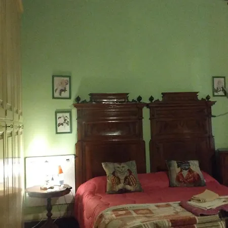 Bed & Breakfast Amarantha Gothica