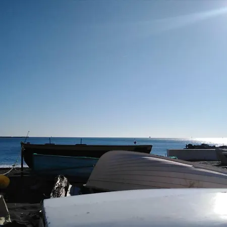 ベッド・アンド・ブレックファスト Amarantha Gothica ジェノヴァ