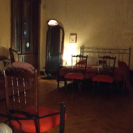 Amarantha Gothica Genova