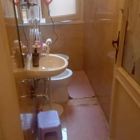 Amarantha Gothica 4* Genova